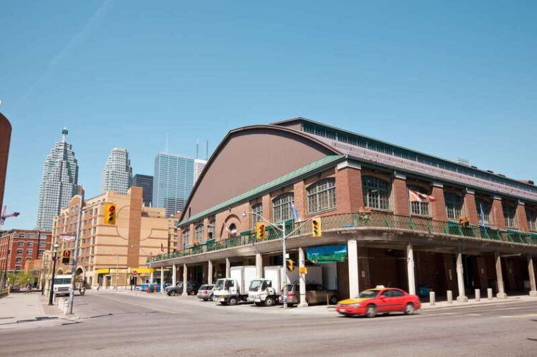 toronto-2-hour-downtown-walking-tour