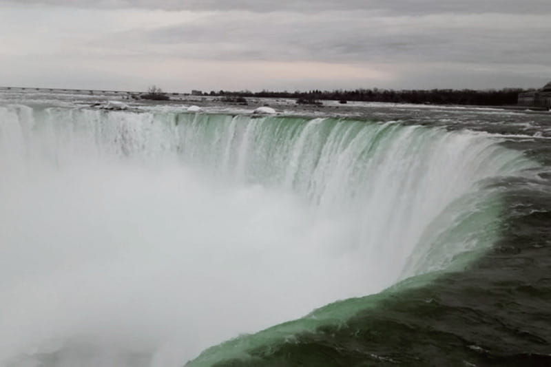 toronto-and-niagara-falls-full-day-city-and-nature-tour-2
