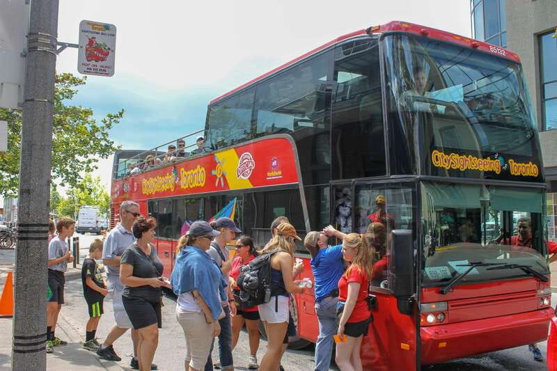 toronto-city-sightseeing-hop-on-hop-off-bus-tour