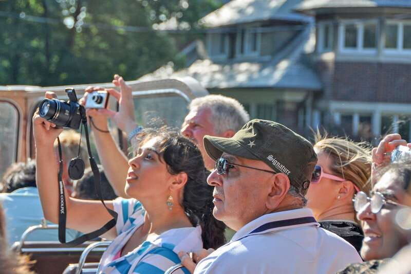 toronto-city-sightseeing-hop-on-hop-off-bus-tour