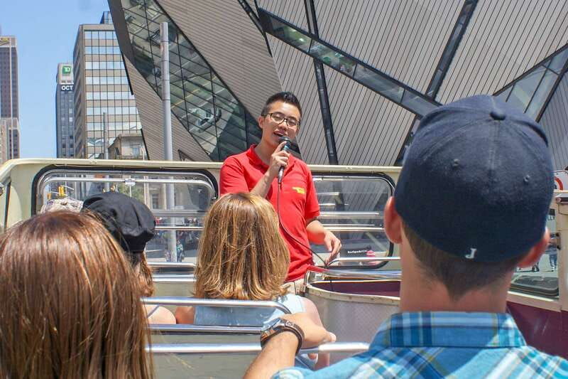 toronto-city-sightseeing-hop-on-hop-off-bus-tour