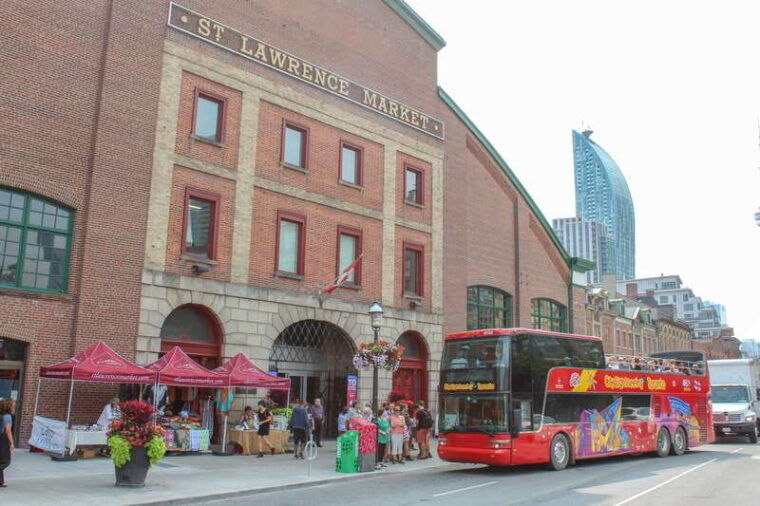 toronto-city-sightseeing-hop-on-hop-off-bus-tour