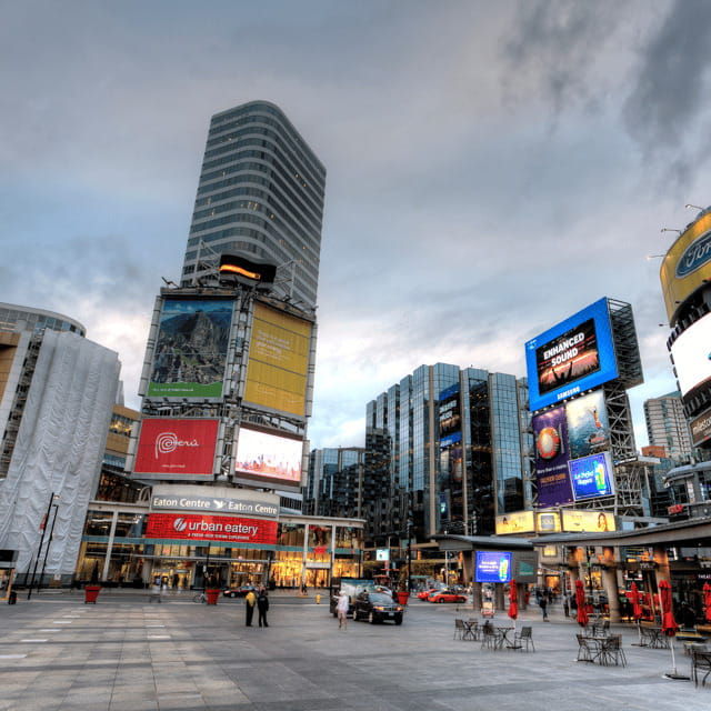 toronto-city-tour-by-day-or-night-2
