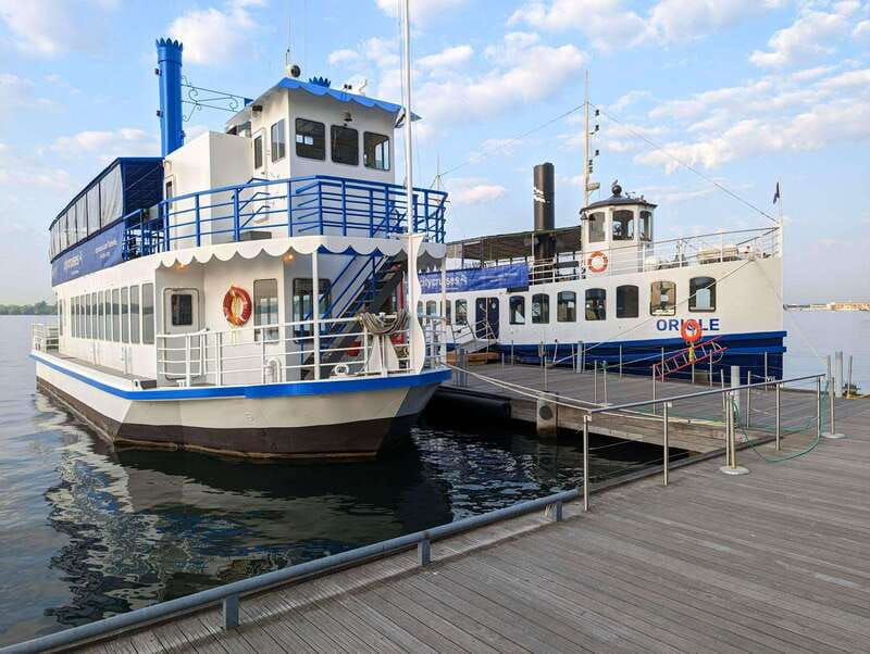 toronto-city-views-harbor-cruise