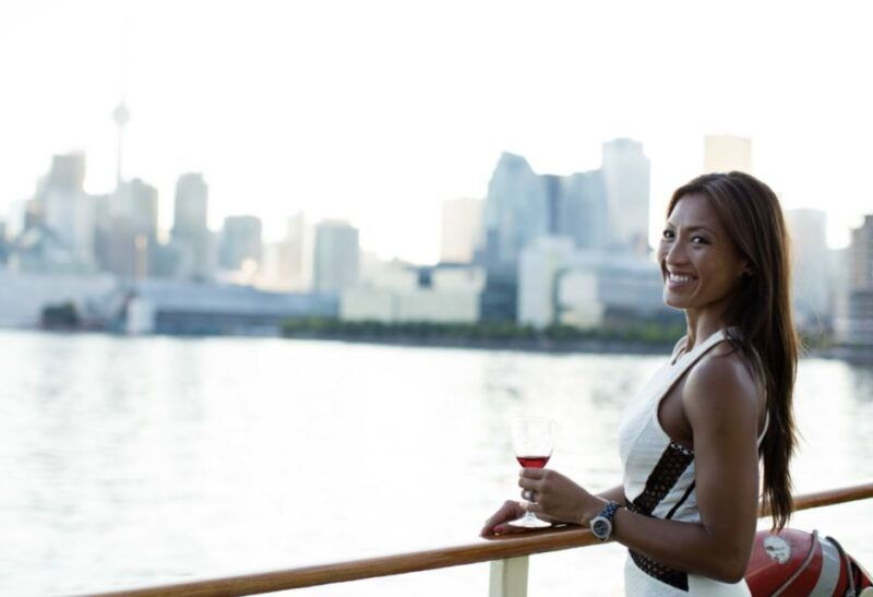 toronto-city-views-harbor-cruise