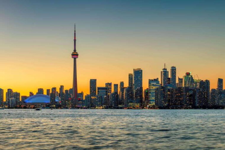 toronto-city-views-harbor-cruise