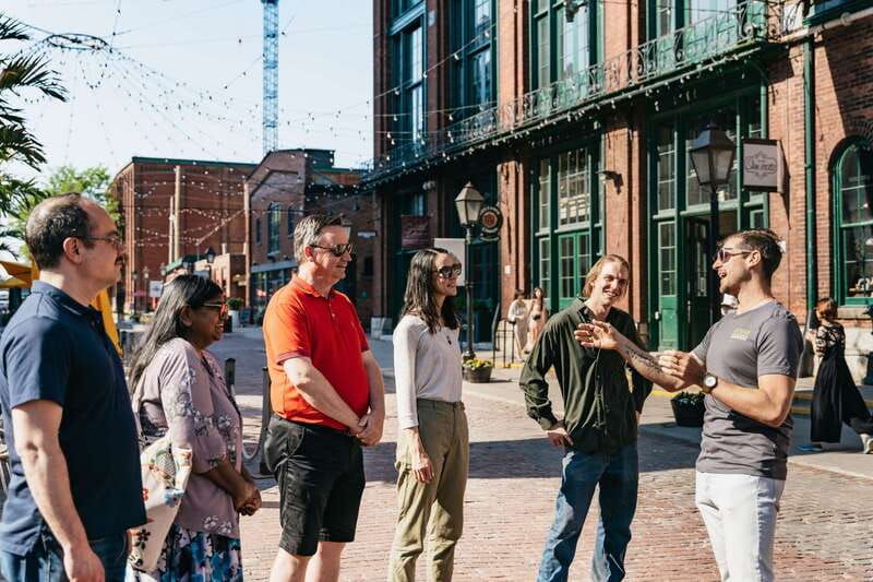 toronto-distillery-district-historic-walking-tour