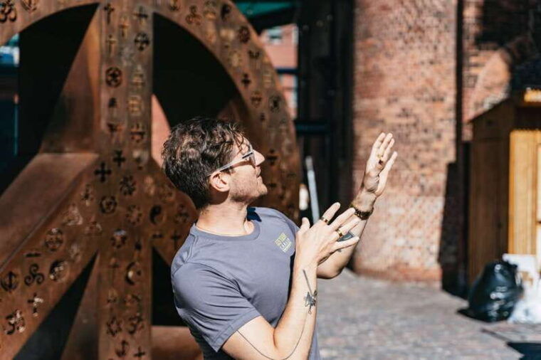 toronto-distillery-district-historic-walking-tour