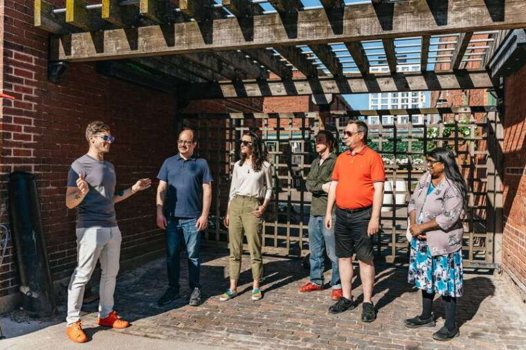 toronto-distillery-district-historic-walking-tour