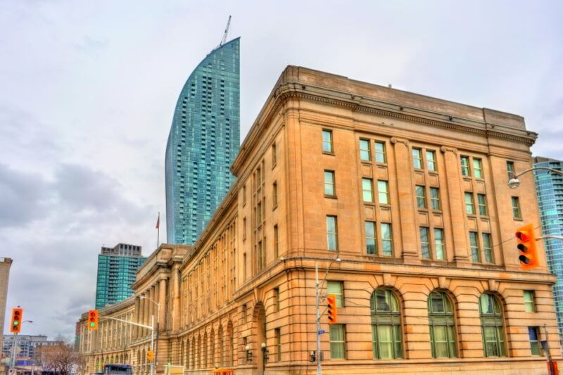 toronto-downtown-walking-tour-with-cn-tower-and-boat-cruise