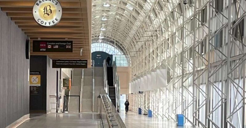 toronto-experience-path-a-32km-24mile-underground-walkway