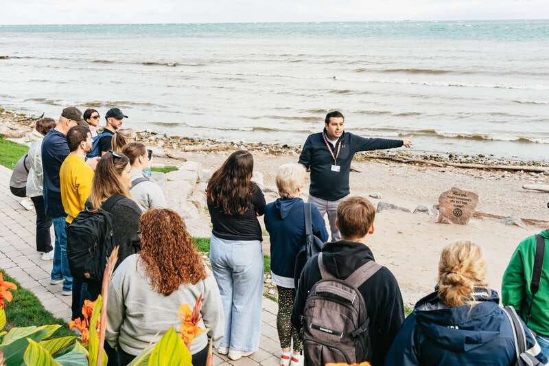 toronto-falls-day-tour-with-boat-cruise-niagara-the-lake