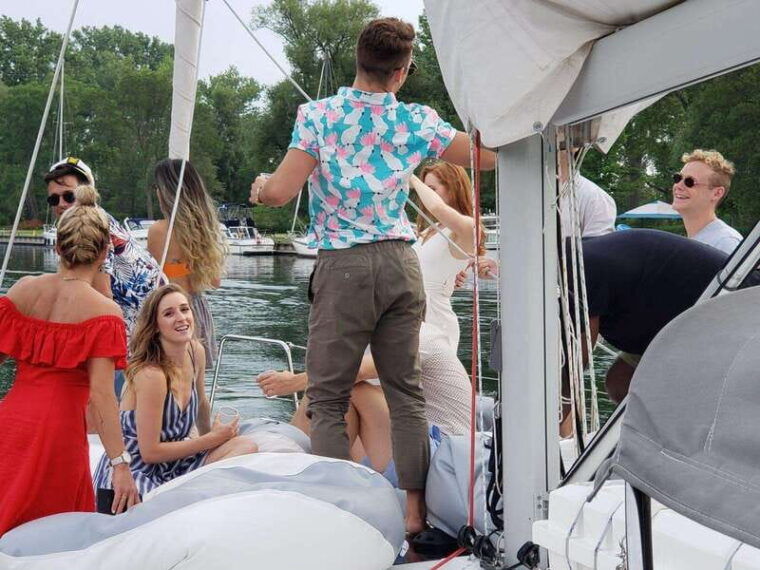 toronto-full-moon-sail-on-lake-ontario