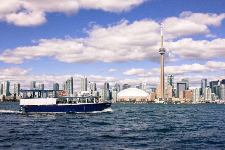 toronto-harbor-and-islands-sightseeing-cruise