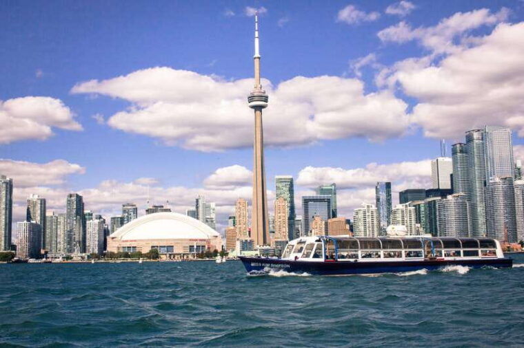 toronto-harbor-and-islands-sightseeing-cruise
