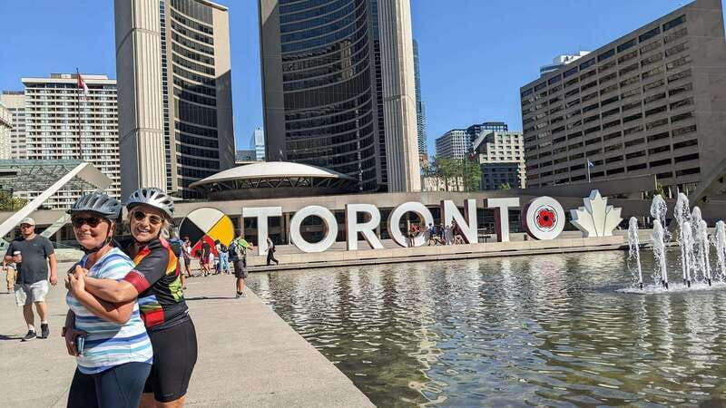 toronto-heart-of-downtown-3-5-hour-bike-tour
