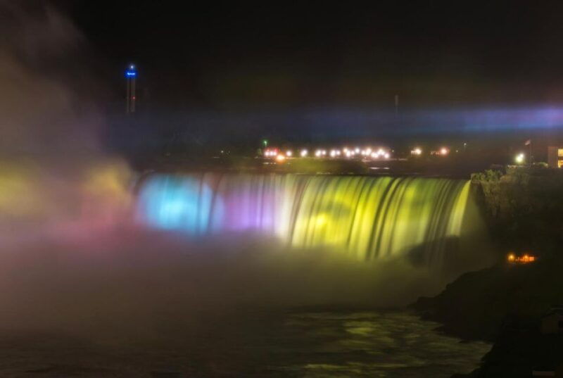 toronto-niagara-falls-day-evening-tour-top-attractions