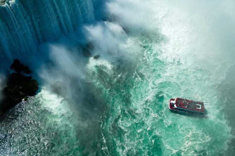 toronto-niagara-falls-day-tour-with-hornblower-cruise