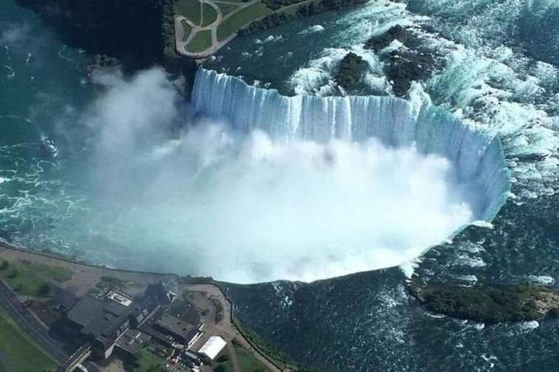 toronto-niagara-falls-day-trip-with-vip-maid-of-mist-cruise