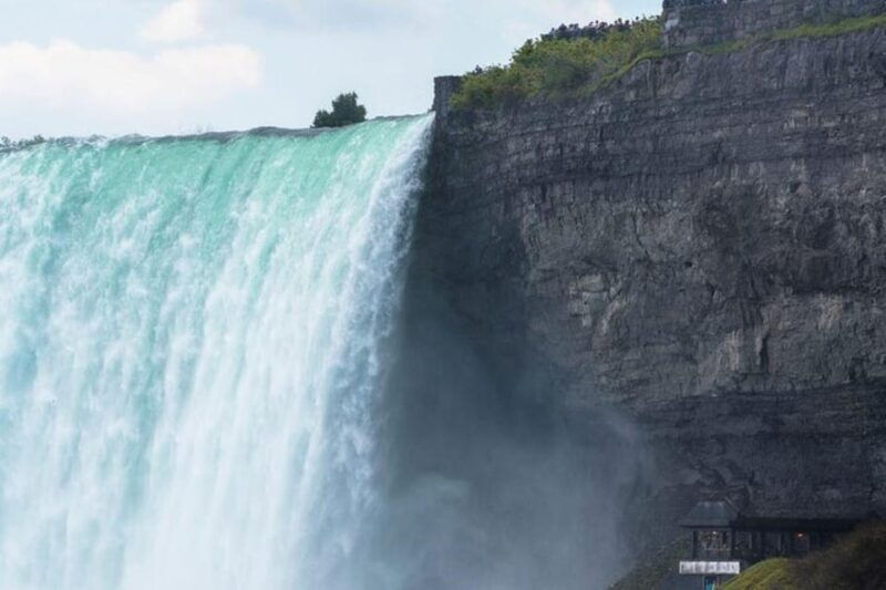 toronto-niagara-falls-tour-cruise-journey-behind-falls
