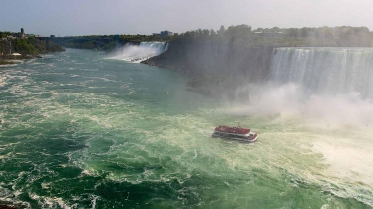 toronto-niagara-falls-tour-with-skip-the-line-boat-tickets