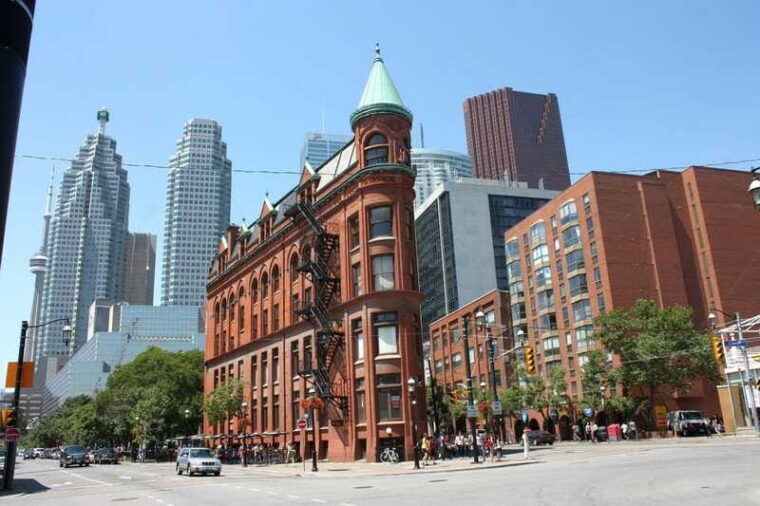 toronto-private-walking-tour
