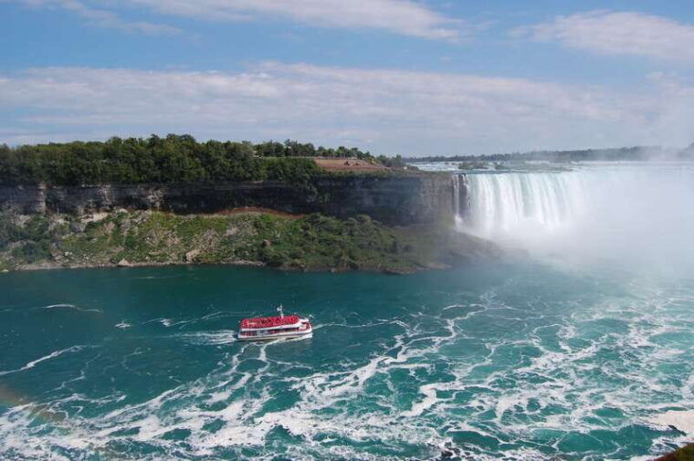 toronto-small-group-niagara-falls-day-trip-2