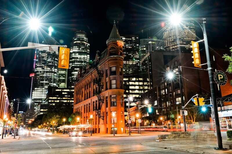 toronto-small-group-night-tour-with-harbour-boat-cruise