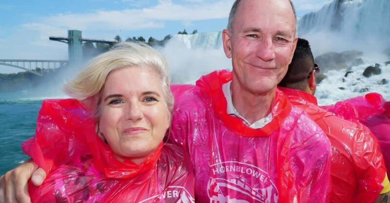 toronto-splendours-of-niagara-falls-small-group-tour-w-boat