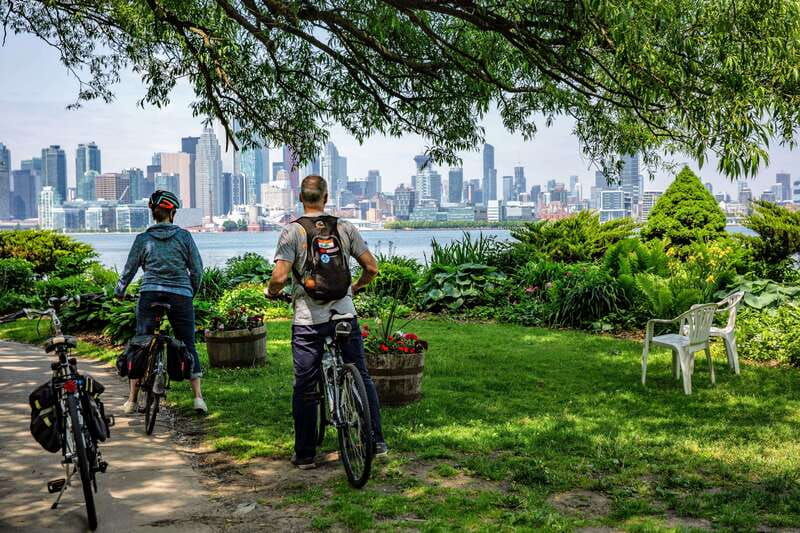 toronto-waterfront-and-islands-guided-bicycle-tour