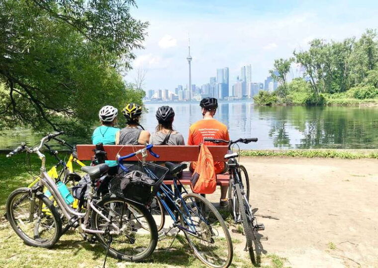 toronto-waterfront-and-islands-guided-bicycle-tour