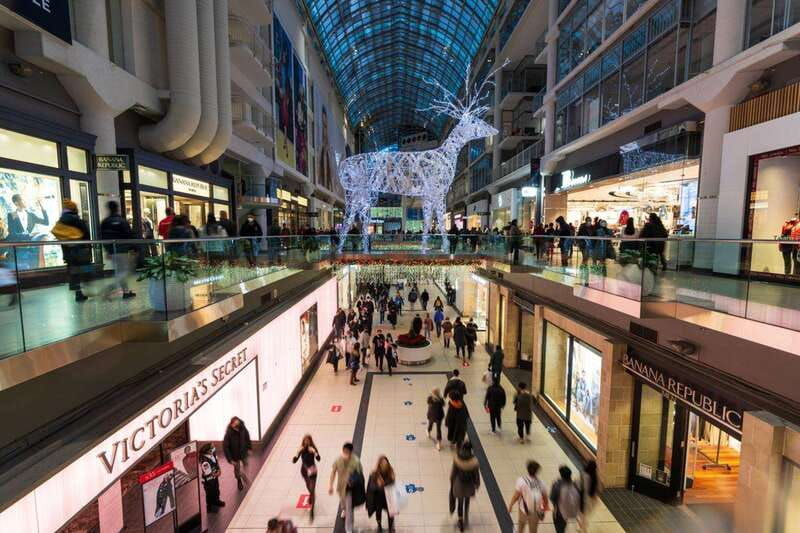 torontos-holiday-magic-a-christmas-walking-tour