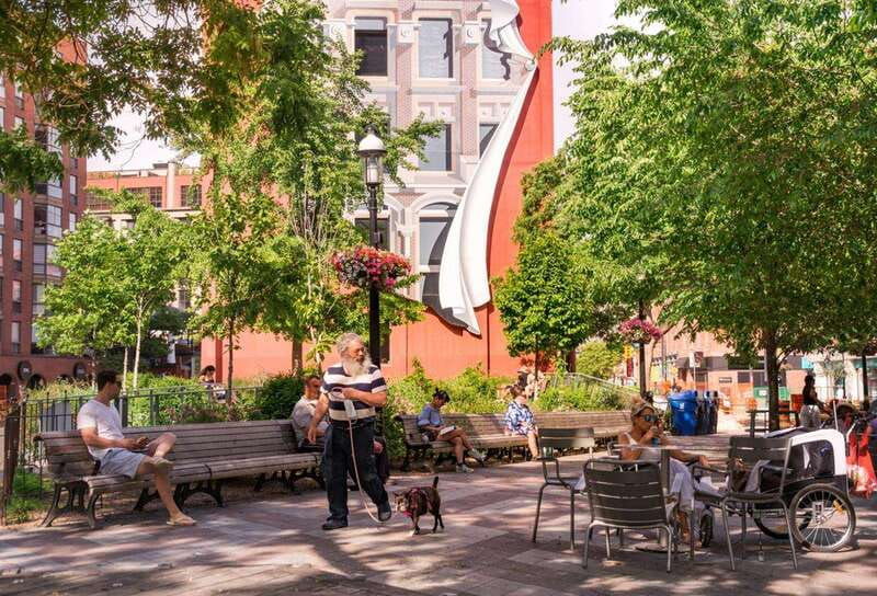 torontos-romantic-walk-bustling-squares-to-serene-parks
