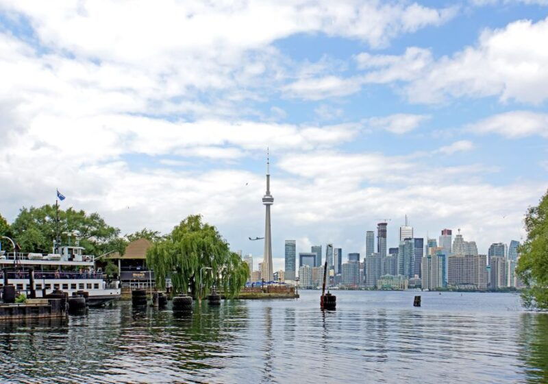 torontos-waterfront-smartphone-audio-walking-tour