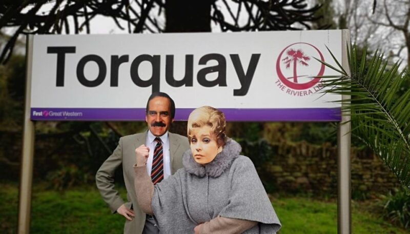 torquay-the-fawlty-tours-experience-guided-walk