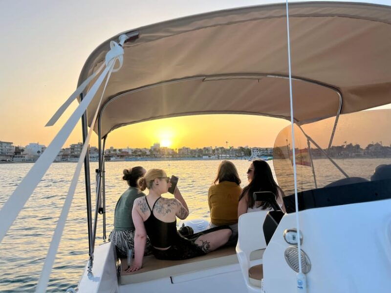 torrevieja-sunset-onboard-in-exclusive-boat-cava
