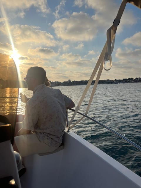 torrevieja-sunset-onboard-in-exclusive-boat-cava