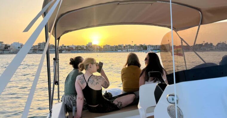 torrevieja-sunset-onboard-in-exclusive-boat-cava