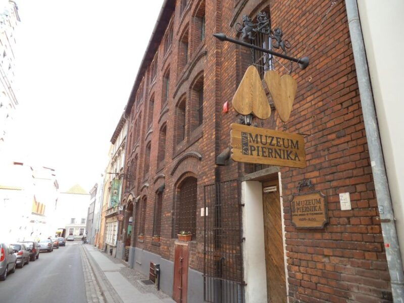 torun-living-museum-of-gingerbread-and-old-town-private-walk