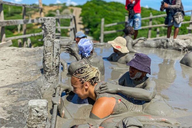total-adventure-in-totumo-volcano-with-visit-to-beach-and-pool