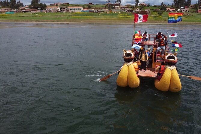 totora-reed-boat-tour-chinchero-6-hours
