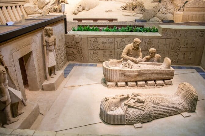 Tottori Sand Dunes Private Tour - Hakuto Coast — Folklore and Natural Beauty