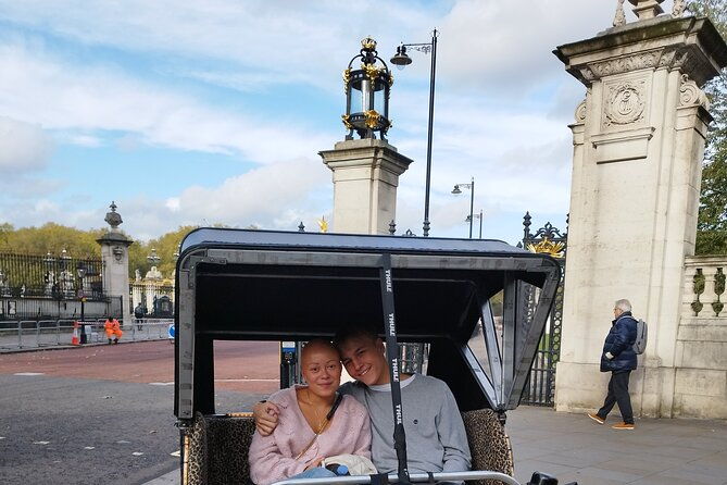 touching-distance-london-rickshaw-pedicab-private-tour