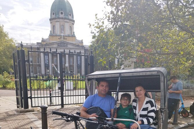 touching-distance-london-rickshaw-pedicab-private-tour
