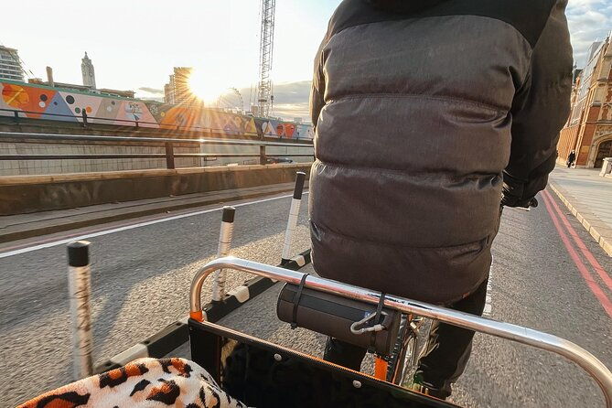 touching-distance-london-rickshaw-pedicab-private-tour