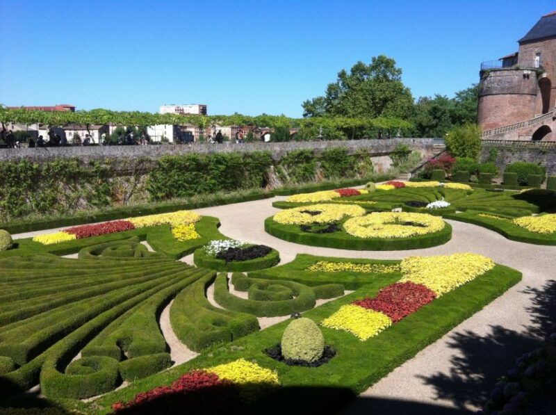 toulouse-albi-and-cordes-ciel-day-trip-with-audio-guides-2
