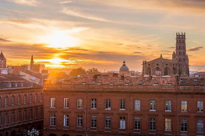 Toulouse and its monuments - guided walking tour in Spanish - A Closer Look at the Tour Experience