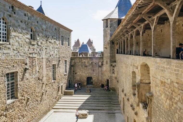 toulouse-carcassonne-day-trip-by-coach-with-audioguide
