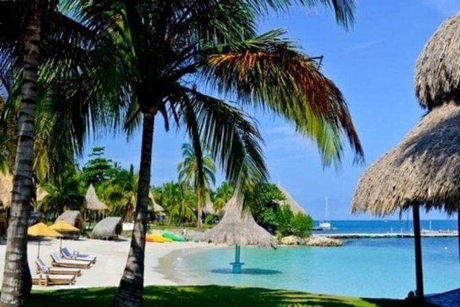 tour-5-islands-in-cartagena-with-snorkeling-lunch-charm-island