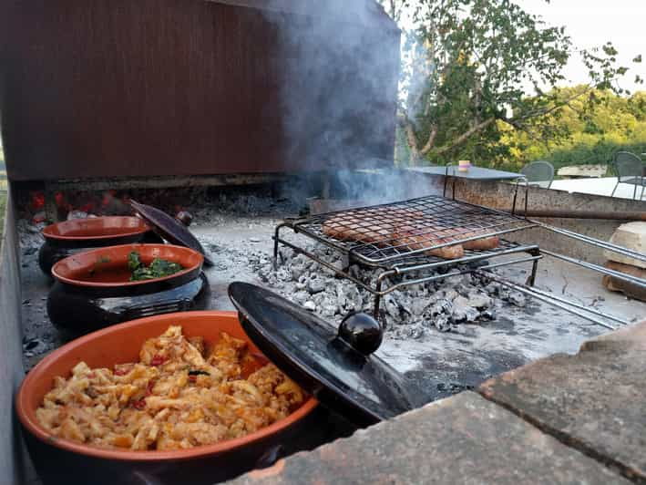tour-and-lunch-at-the-cellar-sausages-by-the-vineyard